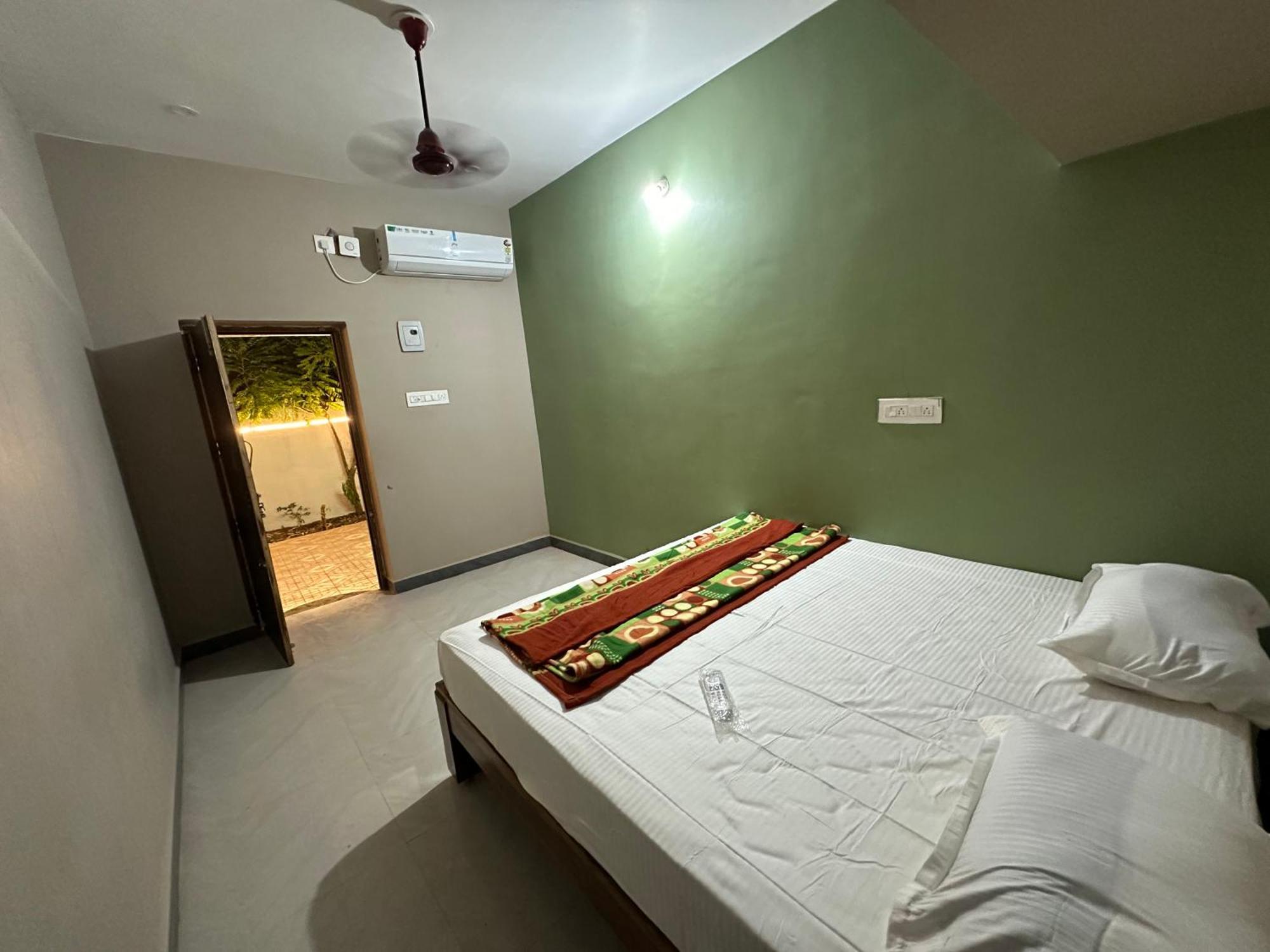 Arunachala Sashwin Guest House Tiruvannámalaj Kültér fotó