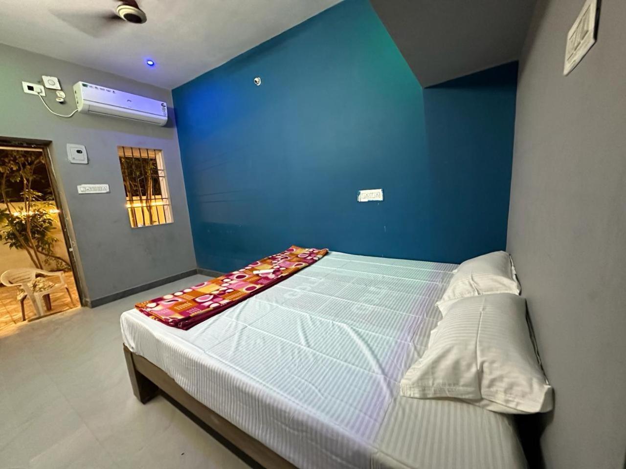 Arunachala Sashwin Guest House Tiruvannámalaj Szoba fotó